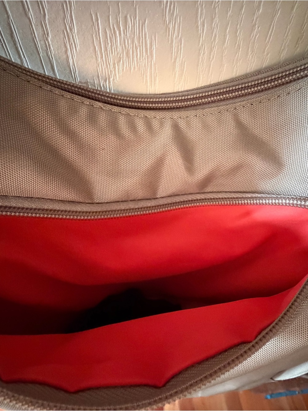 Travelon Gray Crossbody Travel Bag - Picture 8 of 11